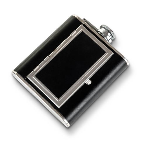 Piersiówka palacza na Arena.pl