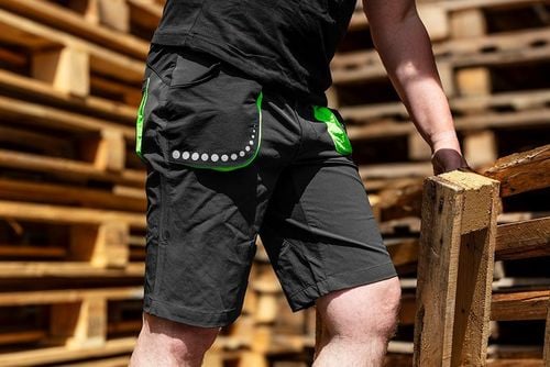 krótkie spodenki premium, 4 way stretch czarne rozmiar m - t n81-277-m na Arena.pl