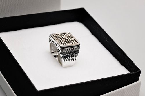 srebrny męski sygnet z markazytami na Arena.pl