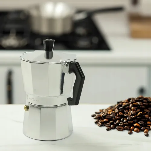 KAWIARKA ALUMINIOWA ZAPARZACZ DO KAWY KAFIETERKA WŁOSKA MOKA NA 3 KAWY na Arena.pl