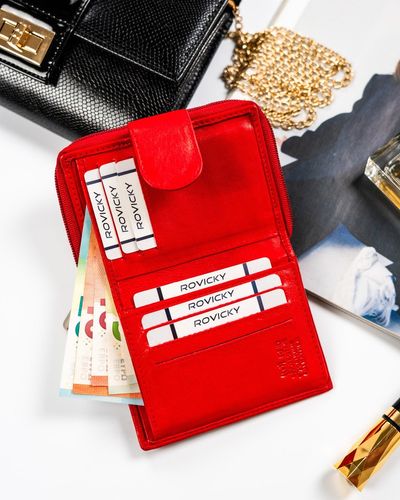 mały portfel skórzany na zatrzask w czerwonym kolorze - rovicky na Arena.pl