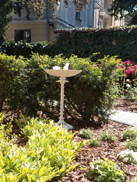 PIĘKNE POIDEŁKO-KARMNIK OGRODOWY zdjęcie 5