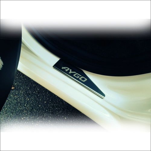 Listwa progowa TOYOTA AYGO MK1 Stal nierdzewna 304 połysk 4szt na Arena.pl