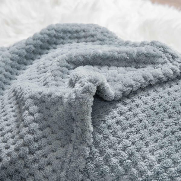 Koc narzuta z mikrofibry Monte 150x200 szary zdjęcie 4