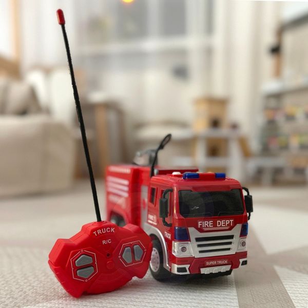 WOOPIE Zdalnie Sterowane Auto Wóz Strażacki RC Funkcja Pryskania Wodą zdjęcie 3