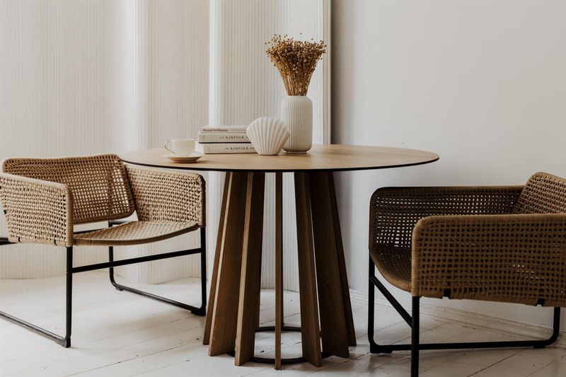 Stół TAVLE dąb naturalny śr. 120 cm zdjęcie 2