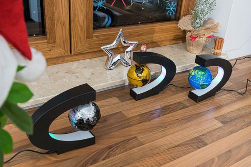 GLOBUS LEWITUJACY JCYF03 NR:5549 na Arena.pl