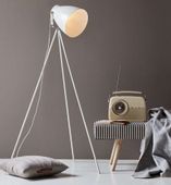 Stojąca LAMPA podłogowa LARGO 46704001 Nordlux sztalugowa OPRAWA reflektor SZTALUGOWY na trójnogu biały