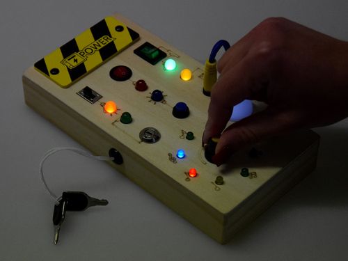 ZABAWA I NAUKA TABLICA Z DIODAMI na Arena.pl