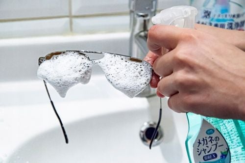 SZAMPON DO OKULARÓW INNOWACYJNY JAPOŃSKI ZAPACH MIĘTA-JAGODA 200 ML SOFT99 na Arena.pl