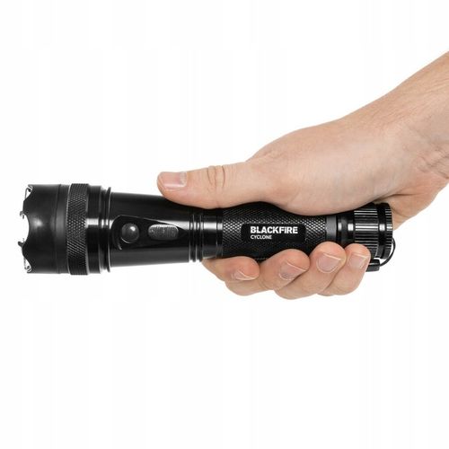 Paralizator Blackfire Cyclone z latarką do samoobrony obronny 1 mln V na Arena.pl