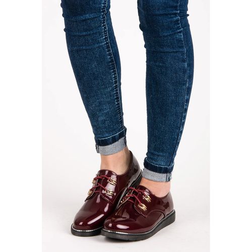 Lakierowane półbuty r.39 na Arena.pl