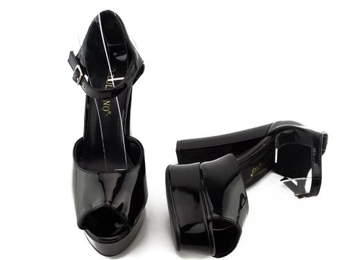 Czarne sandałki na platformie słupek 37 na Arena.pl