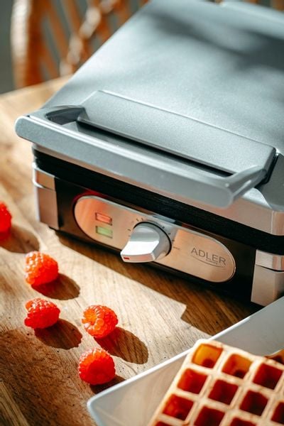 GOFROWNICA XXL 2000W,Limitowana Seria Silver Adler,DUŻA MOC, 2 DUŻE Gofry zdjęcie 3