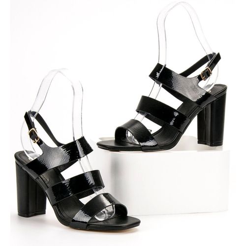 Lakierowane Sandałki r.37 na Arena.pl