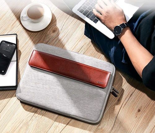 ESR SLEEVE MACBOOK AIR/PRO 13 BROWN na Arena.pl