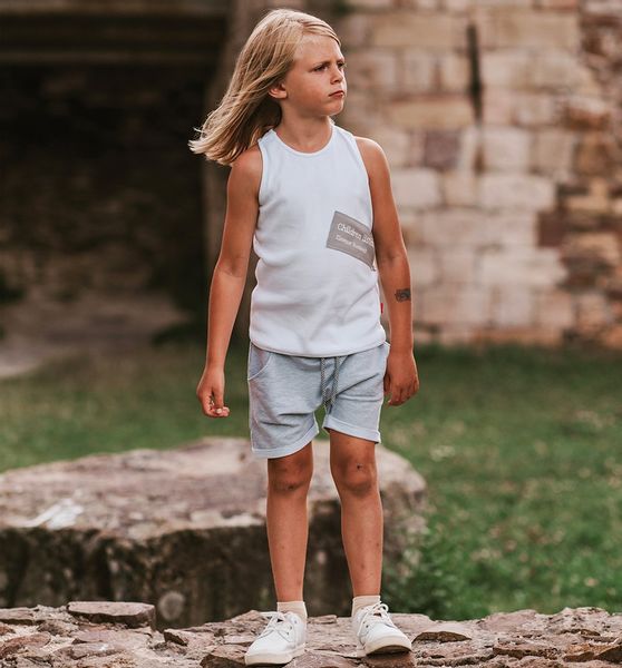 Krótkie spodenki chłopięce szary melanż 134 zdjęcie 3