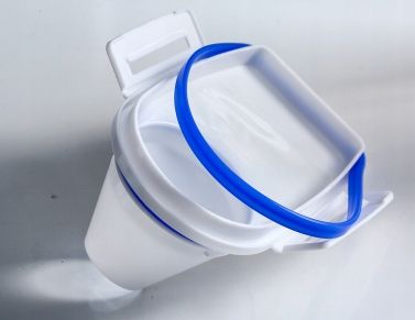 POJEMNIK PUDEŁKO na KARMĘ z MIARKĄ dla PSA KOTA 2L na Arena.pl