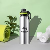 Srebrny bidon 850 ml - z rączką i zamykanym ustnikiem - z Twoim nadrukiem - zielona opaska