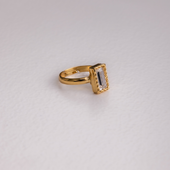 pierścionek z białą cyrkonią pozłacany luminoir (r25/vic/01/1au)