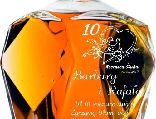 KARAFKA Z GRAWEREM 6 SZKLANEK Z GRAWEREM DO WHISKY W PUDEŁKU PREZENTOWYM na Arena.pl