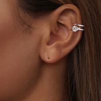 KM69 Srebrna nausznica z Moissanitami 0,5 ct 0,03 ct