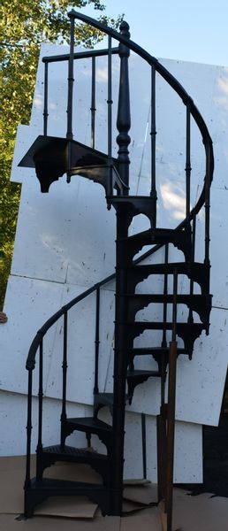 SCHODY KRĘCONE FI 1,36 M - WZÓR NR 3 - 1 TRALKA NA STOPNIU ŻELIWNE zdjęcie 1