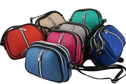 Listonoszka damska - Barberini's - Czerwona na Arena.pl