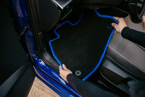 Dywaniki welurowe CARLUX-BLUE do Mitsubishi Eclipse 2G Coupe na Arena.pl