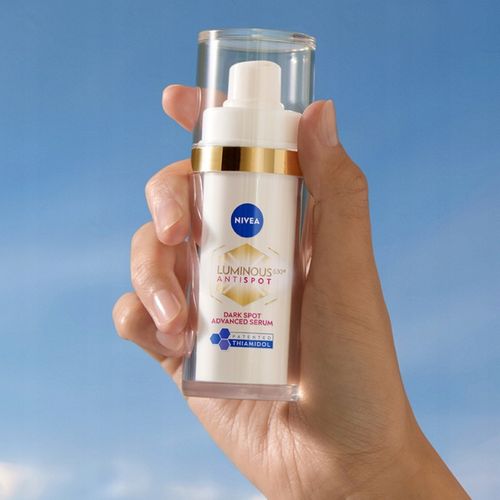 NIVEA LUMINOUS630 Serum na przebarwienia plamy 30ml + Kartka dla mamy na Arena.pl