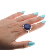 Pierścionek regulowany z okrągłym Czaroitem w srebrze młotkowanym 1