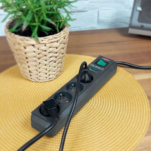 LISTWA PRZEPIĘCIOWA BRENNENSTUHL 4 GNIAZDA 13500A na Arena.pl