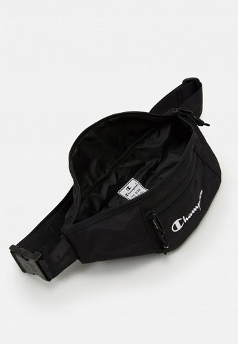 Nerka biodrowa Champion logo czarna na Arena.pl