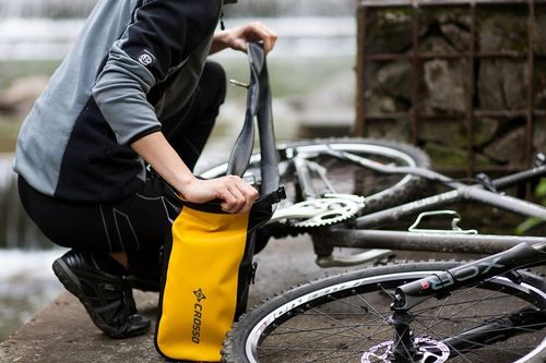 Błękitny Mini Bag Crosso / 2 l na Arena.pl