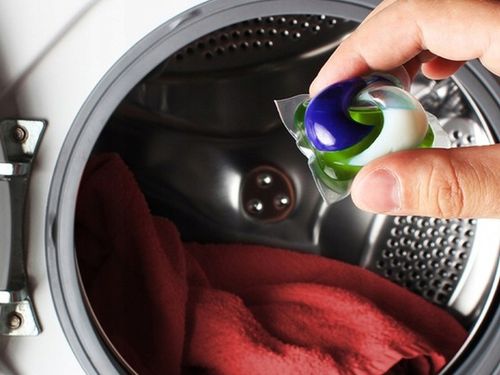 KAPSUŁKI DO PRANIA BIAŁEGO ARIEL MOUNTAIN SPRING ALLIN1 PODS 65 PRAŃ na Arena.pl