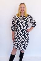 Elegancka Sukienka Midi we Wzór Czarno-Biała 36