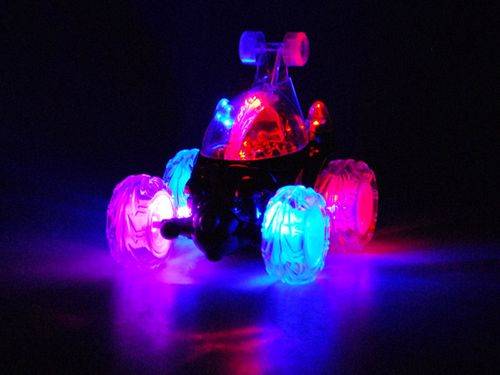 AUTKO ZDALNIE STEROWANE  SZALONY POJAZD NA PILOTA na Arena.pl