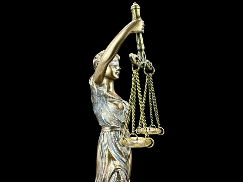 RZEŹBA PIĘKNA TEMIDA SPRAWIEDLIWOŚCI VERONESE (WU75802A4) zdjęcie 3