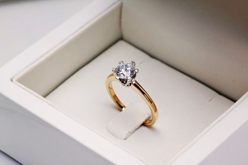 exclusive | klasyczny zaręczynowy w 18k złocie z 1ct brylantem na Arena.pl