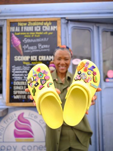 Crocs Damskie Buty Chodaki Klapki Baya 10126 Clog 37-38 na Arena.pl