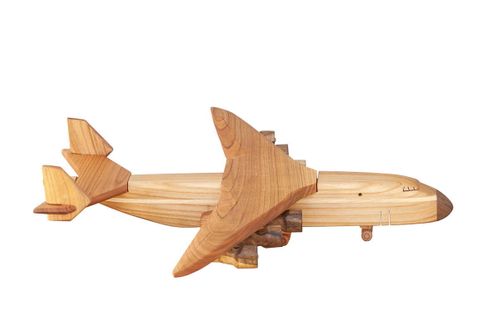 Duży model samolotu "An-225 Mrija" na Arena.pl