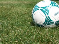 FOTOTAPETA PIŁKARSKA TRAWA BOISKO PIŁKA