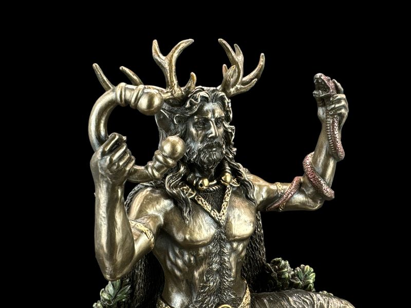 SIEDZĄCY NORDYCKI BÓG CERNUNNOS VERONESE (WU77059A4) zdjęcie 5