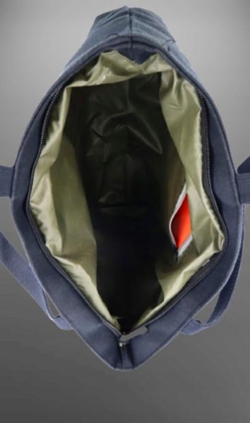 TORBA torebka z napisem ,,LICZY SIĘ WNĘTRZE A NIE JAKIŚ ... '' czarna zdjęcie 3