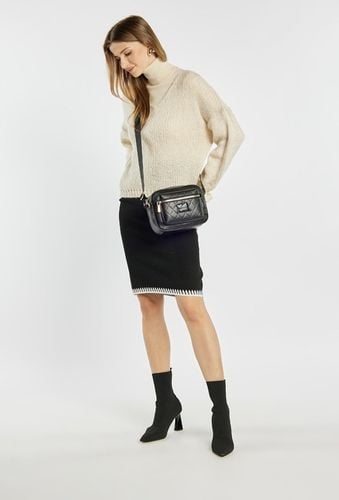 Monnari Czarna Pikowana Torebka Listonoszka Damska Z Paskiem Pojemna Torba na Arena.pl