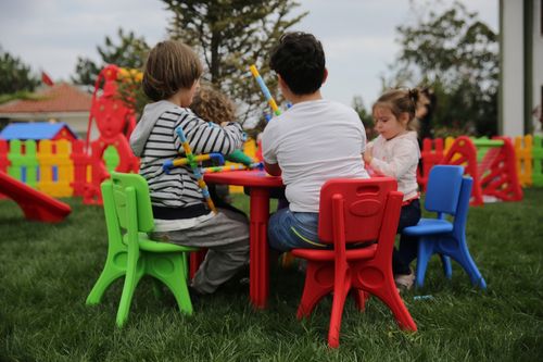 krzesełko dla dziecka plastikowe Fruit niebieski na Arena.pl
