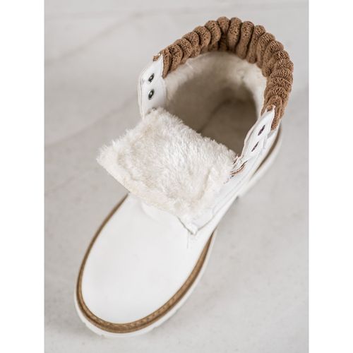 Białe Trapery r.37 na Arena.pl