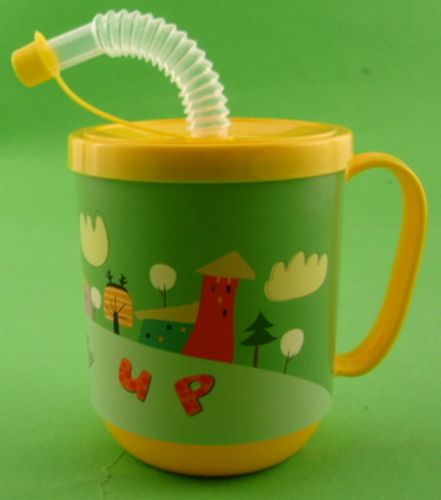 KUBEK Z UCHEM SŁOMKĄ RURKĄ DO NAPOJÓW SOKÓW Z POKRYWKĄ na Arena.pl