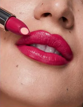 Avon Hydramatic Shine Lśniąca szminka - Carmine zdjęcie 2