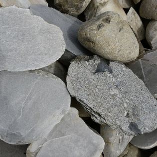 Kamień Granit Cięty Połówki 1KG